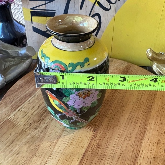 Antique Japanese Famille Noir Black Enamel Porcelain Vase Birds and flowers - Picture 10 of 12